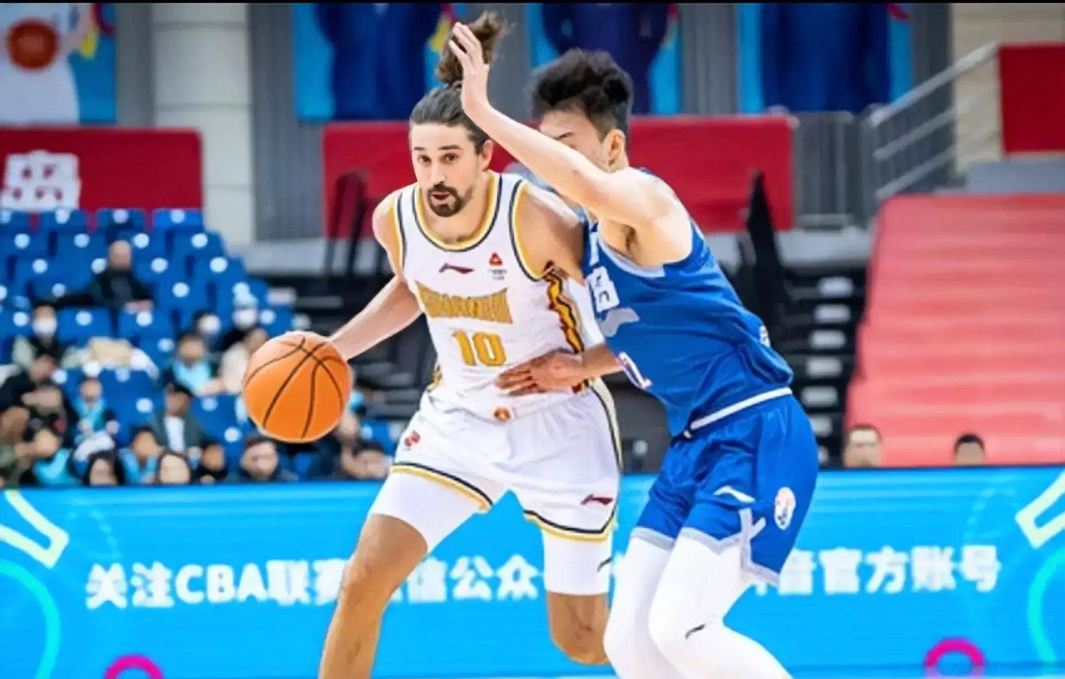 天津男篮主场击败对手，提前锁定季后赛资格的简单介绍