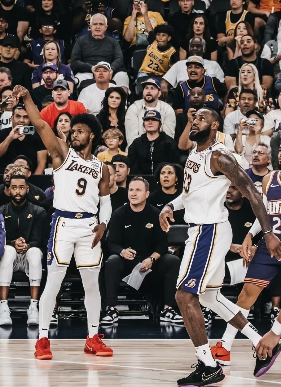 詹姆斯带领湖人大胜马刺，继续豪取五连胜的简单介绍